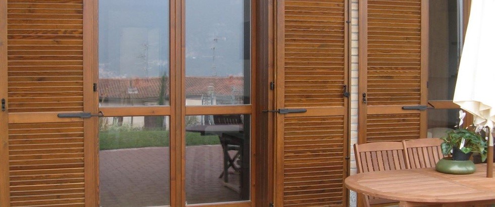 Realizzazione serramenti, porte e finestre in legno